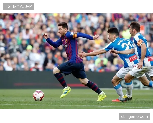 克鲁伊夫战术哲学重塑现代足球：从控球到空间利用的革命性转变