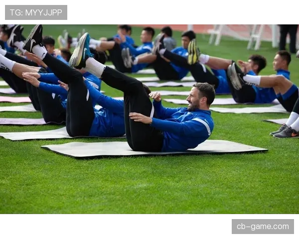 广州队伤病潮缓解,主力球员重返训练场状态回升 广州队伤病潮缓解,主力球员重返训练场状态回升